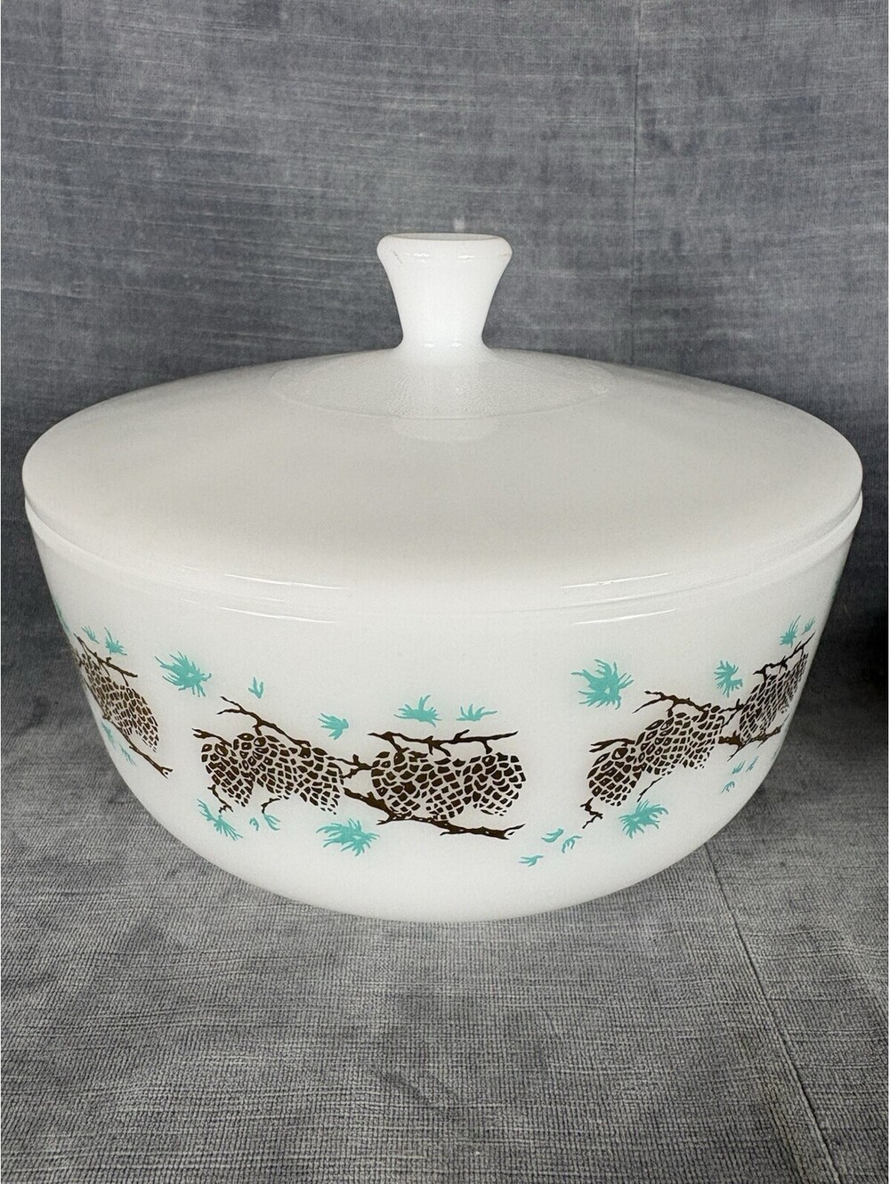 Federal Glass Pinecone Milk Glass Covered Casserole Bowl 2.5 Qt USA